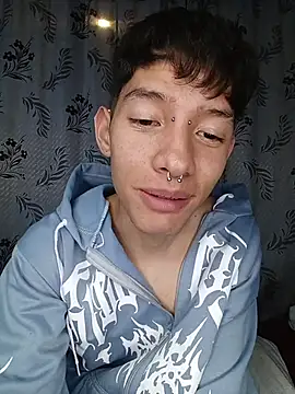 heyy_noah11 live sex cam