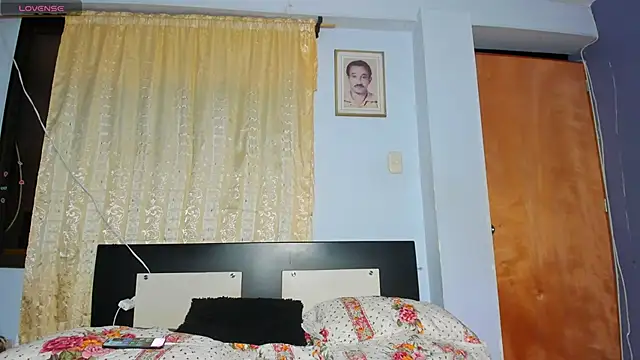 Sexyhot_cat live sex cam