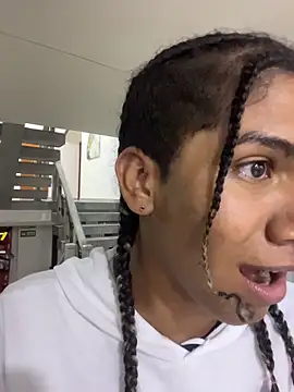 Maxim-Walker live sex cam