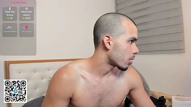 mateoleonee's cam snapshot