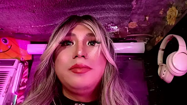 HoresCOCKLUCY live sex cam