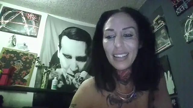 inkdhollow1's web cam