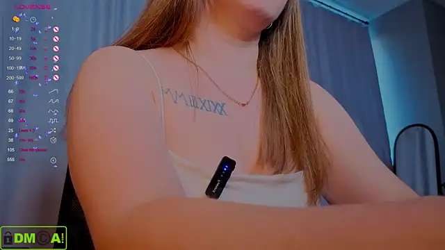 MikaBloom's cam snapshot