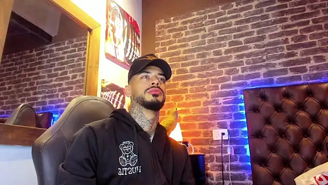 VinzenzRizzo live sex cam