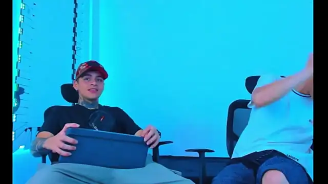 HOT_boy2025's cam snapshot