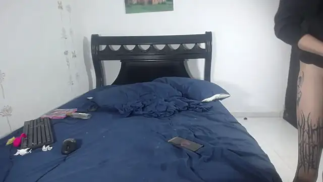 barbara_anal_squirt_'s cam snapshot