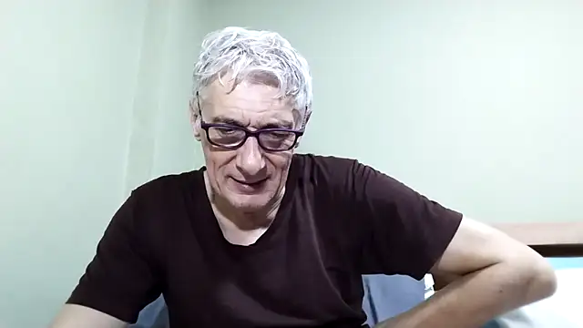 BIGUNCUTHARDCOCK live sex cam