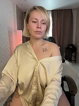 Charming_Daphny's cam snapshot