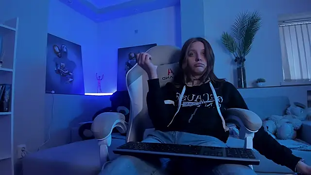 AlicePill's cam snapshot