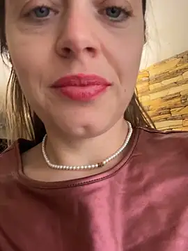 ladywithbigass live sex cam