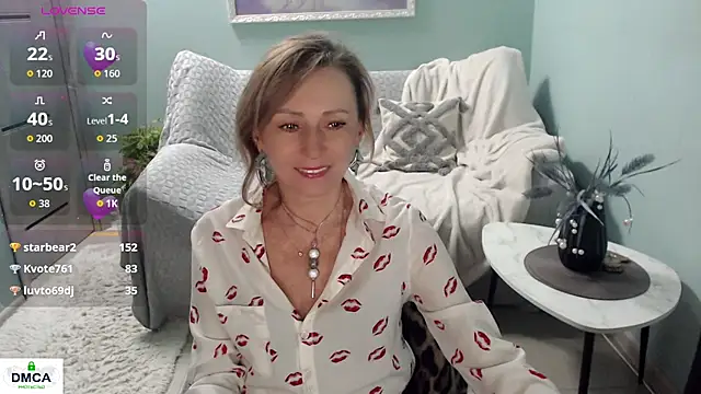 HornyMilf_777 live sex cam