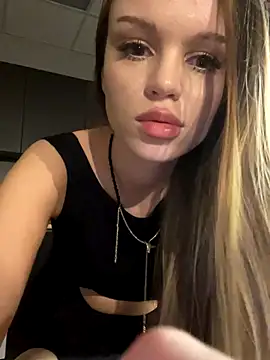 MarilynNova's cam snapshot