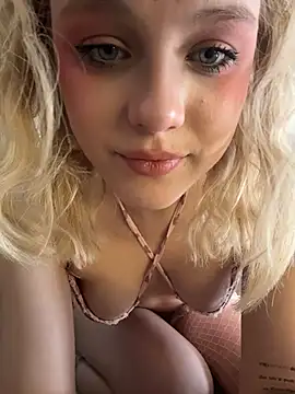 CaitlinSugar's cam snapshot