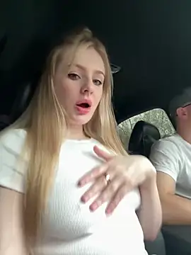 CaseyCumFace live sex cam