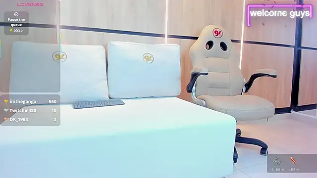 adela_chase live sex cam