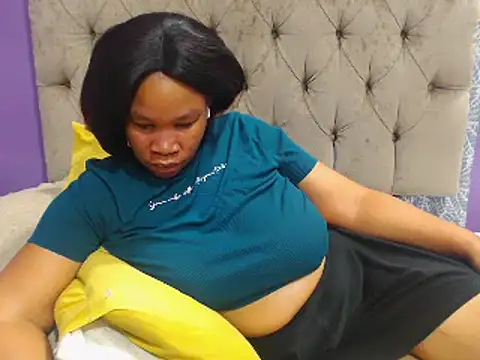 YELLOWBUSTYMELLONS's cam snapshot