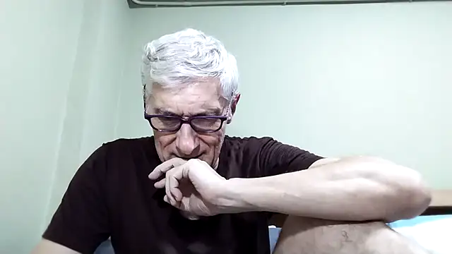 BIGUNCUTHARDCOCK live sex cam