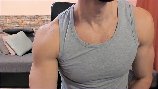 HotHunkTrainer live sex cam