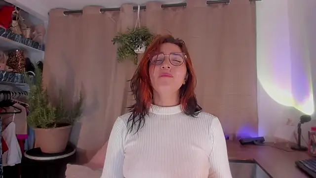 AmaruBloom live sex cam