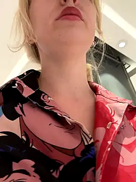 RonnieKiss live sex cam