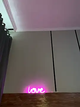 savana_heart's cam snapshot