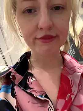 RonnieKiss live sex cam