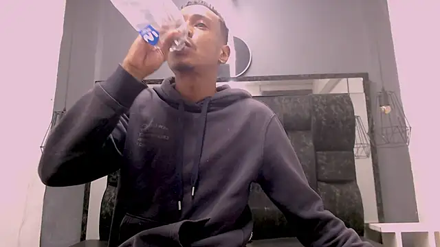 Jose_Smoke live sex cam