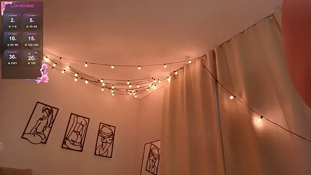 Mila_Strawberry's cam snapshot