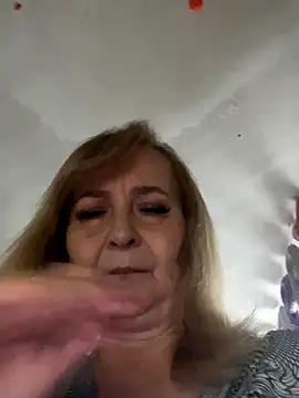 Irina2909@xh live sex cam