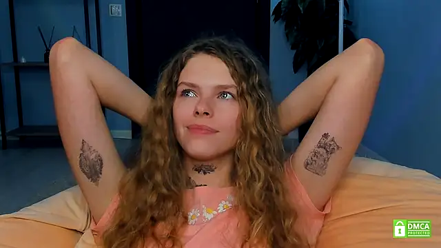 RayaNenlia's cam snapshot