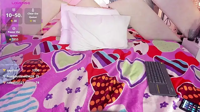 sophie_pariss's cam snapshot