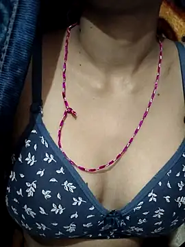 Aidakhan1212's cam snapshot