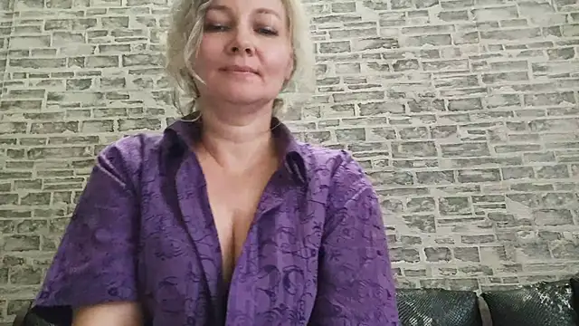 EdithManning's cam snapshot