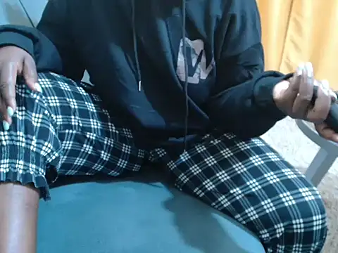 leslysexygirl's cam snapshot