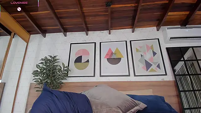 MiaKay1's cam snapshot