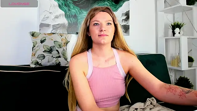 KiraRogers's cam snapshot