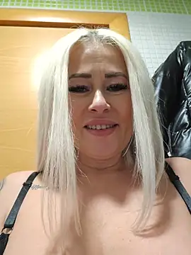 MILFBARBY live sex cam