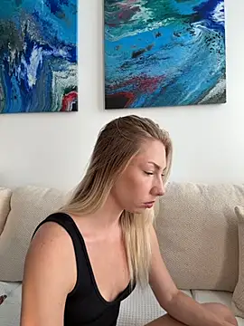 LuisaBecker live sex cam