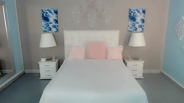 _Maddison_Ivanova_'s cam snapshot