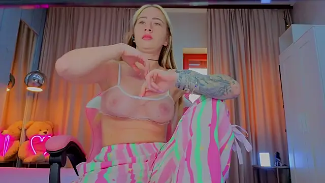 Reina_Cummings live sex cam