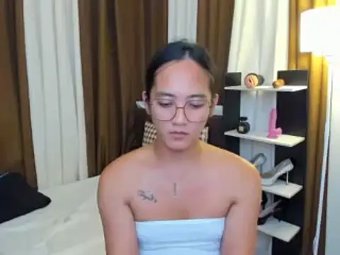 URHottestAngel live sex cam