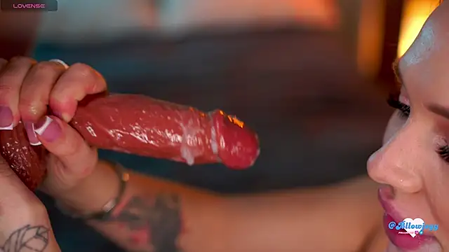 Bllowjoyy live sex cam