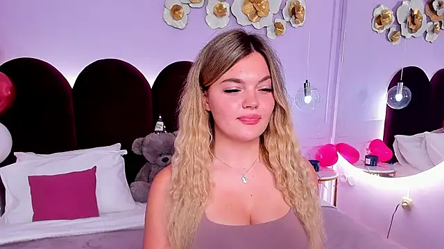 ZaraBloom's cam snapshot