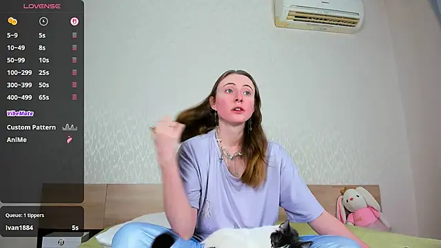 Cowell_Adelina's cam snapshot