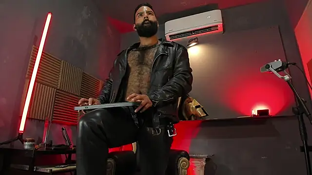 BeardAndrew live sex cam