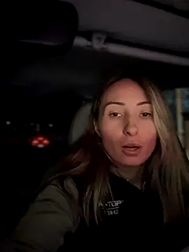 LetsFunKARINA live sex cam