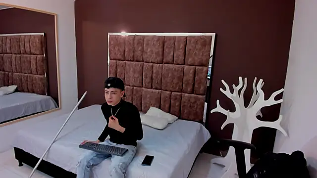 Sebastian_Reed live sex cam