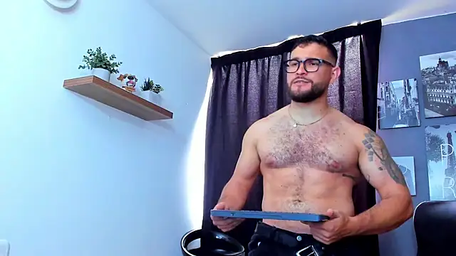 AndrewDiaz live sex cam