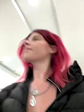 RiriRoseey live sex cam