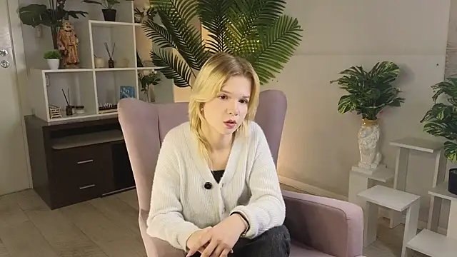 PhillisEsplin's cam snapshot